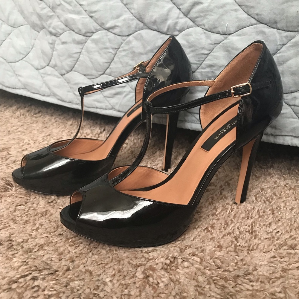 Ann Taylor Black Patent Leather T-strap peep toe 7